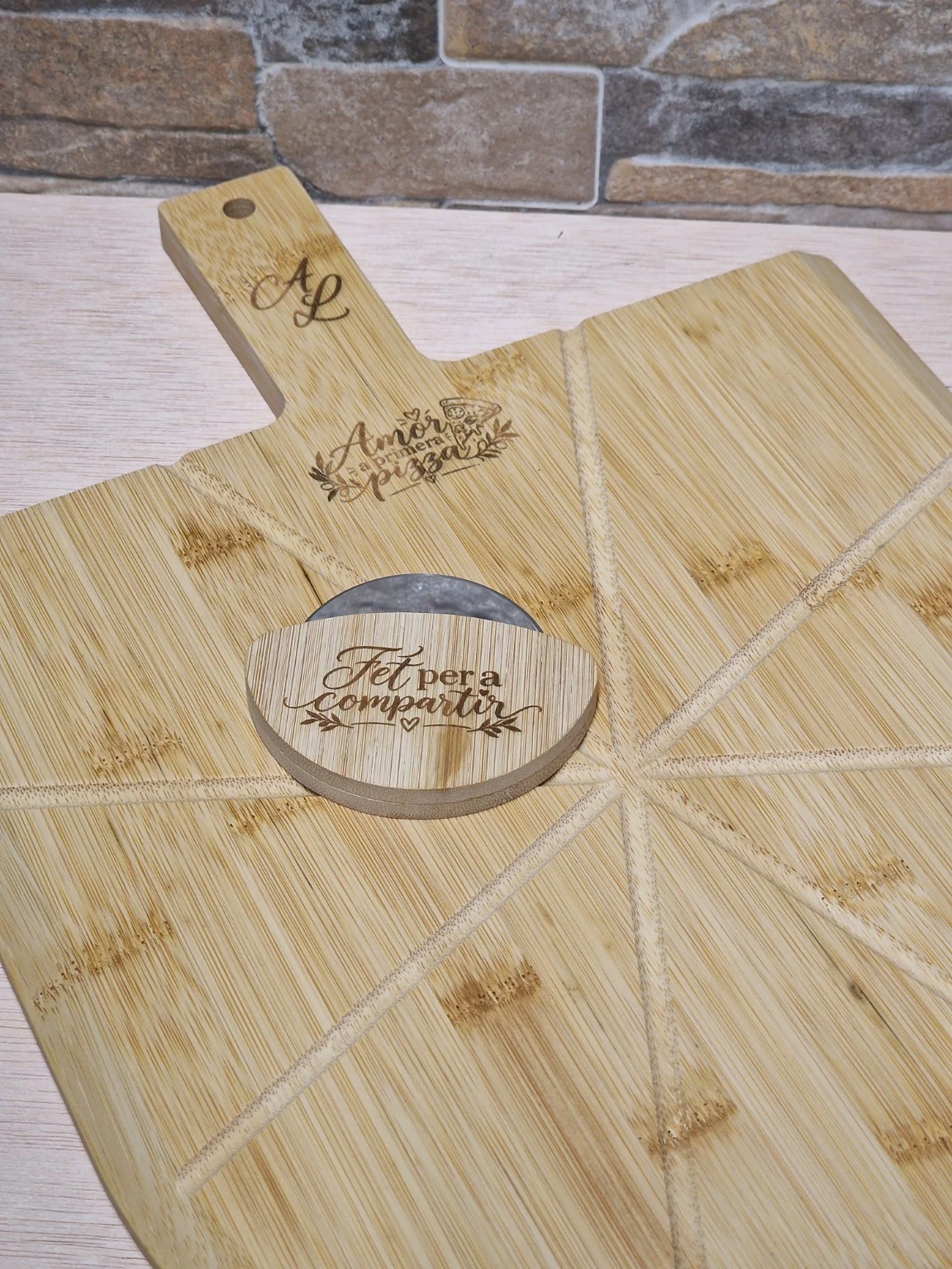 Tabla para pizza personalizada con cortador