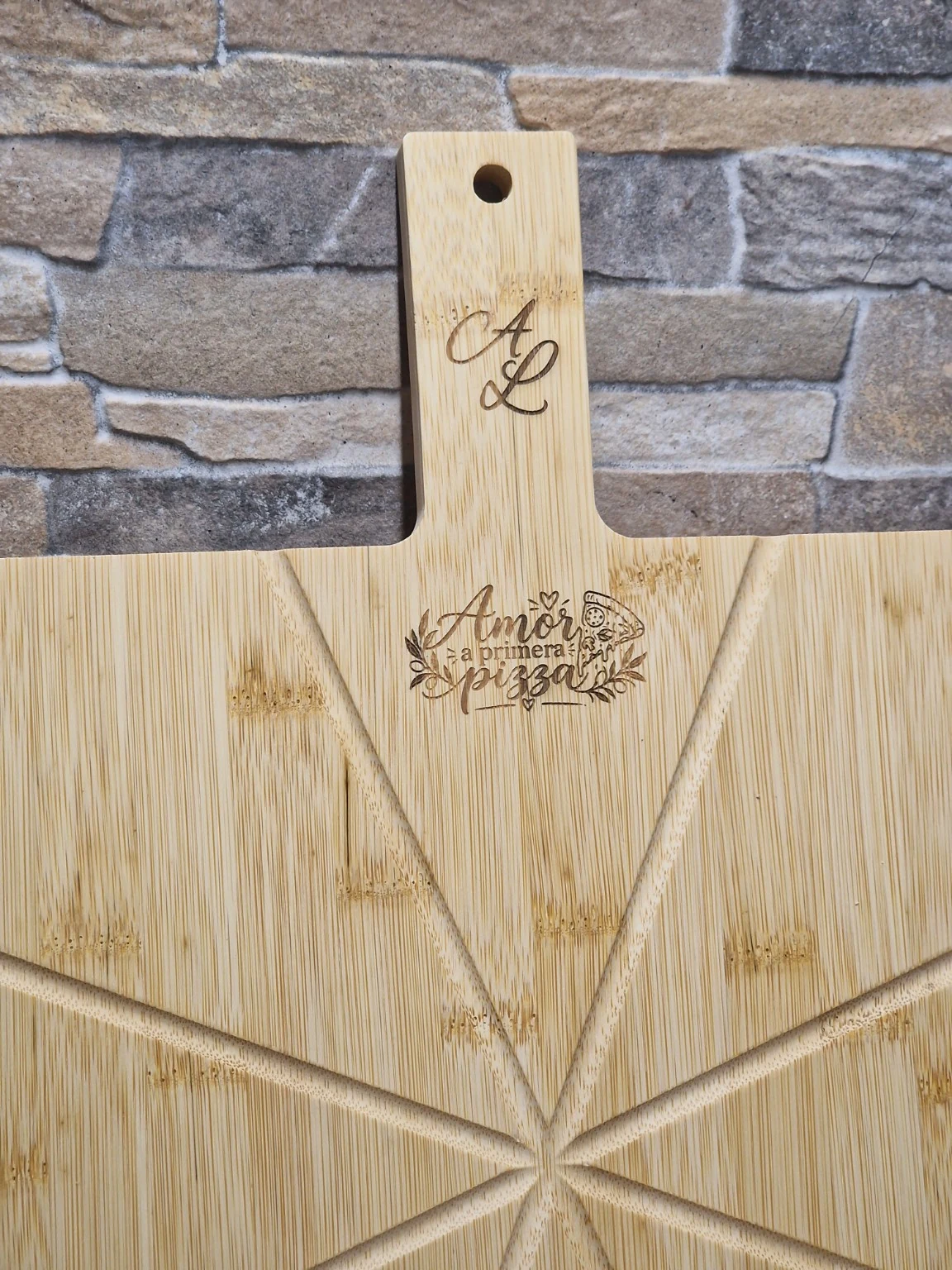 Tabla para pizza personalizada con cortador — foto 3